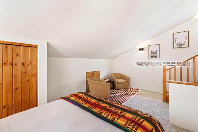 Experience luxury at Alpenglow at Telluride Lodge - image 25