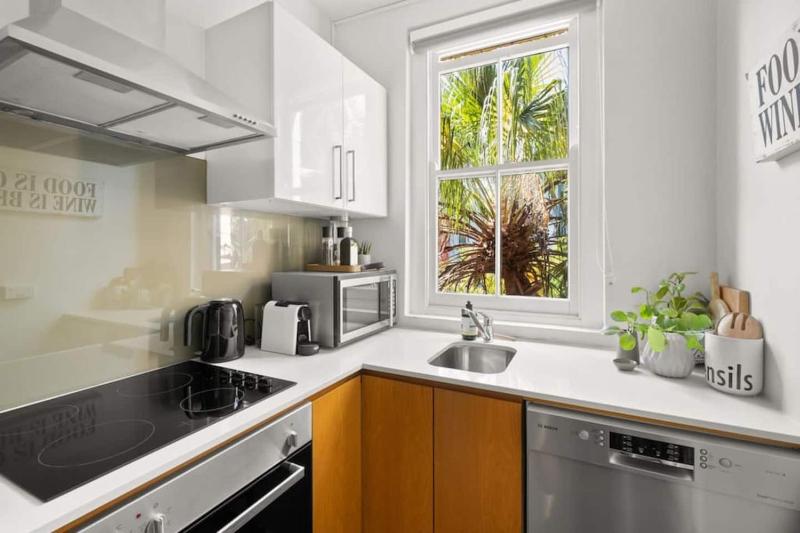 St James Art Deco Dream - 2 Bedrooms w Aircon - image 6