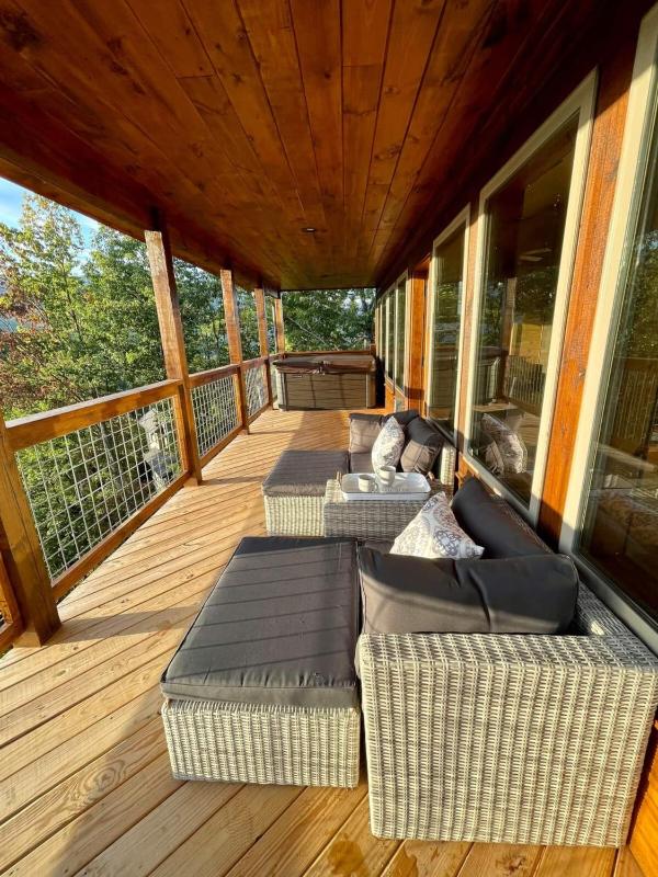 Brand New Chalet with Spectacular Views- Ursa Mons - image 35