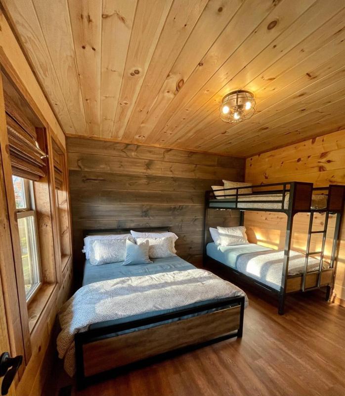 Brand New Chalet with Spectacular Views- Ursa Mons - image 23
