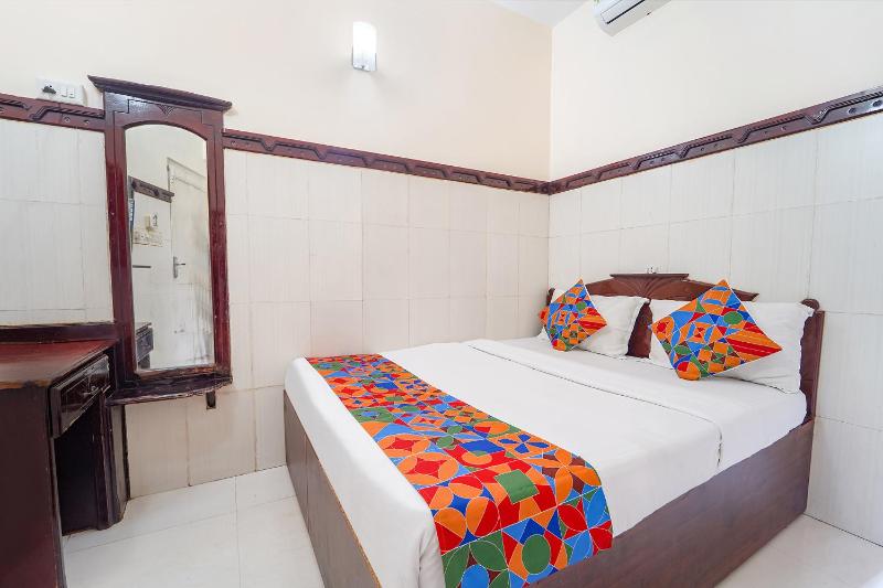 Ascot Hotel - image 30