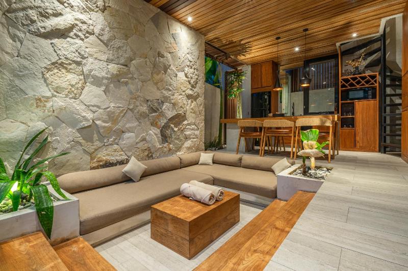 Villa Solani - Tranquil 1BR Sanctuary in Prime Pererenan! - image 6
