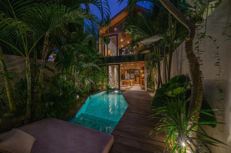 Villa Solani - Tranquil 1BR Sanctuary in Prime Pererenan! - image 3