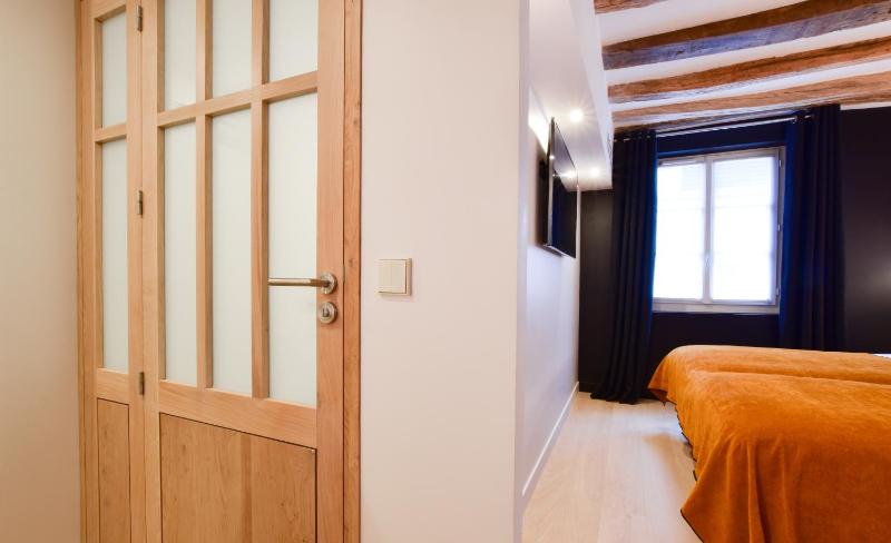 Deluxe Room image 3