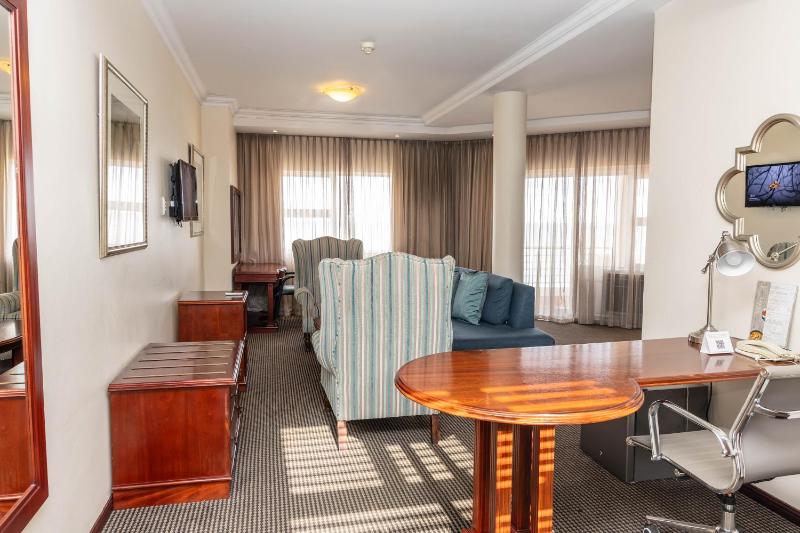 Premier Hotel Regent - image 15