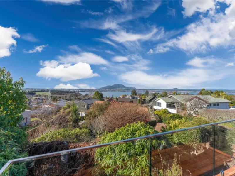 Acacia Horizons - Taupo Holiday Home - image 16