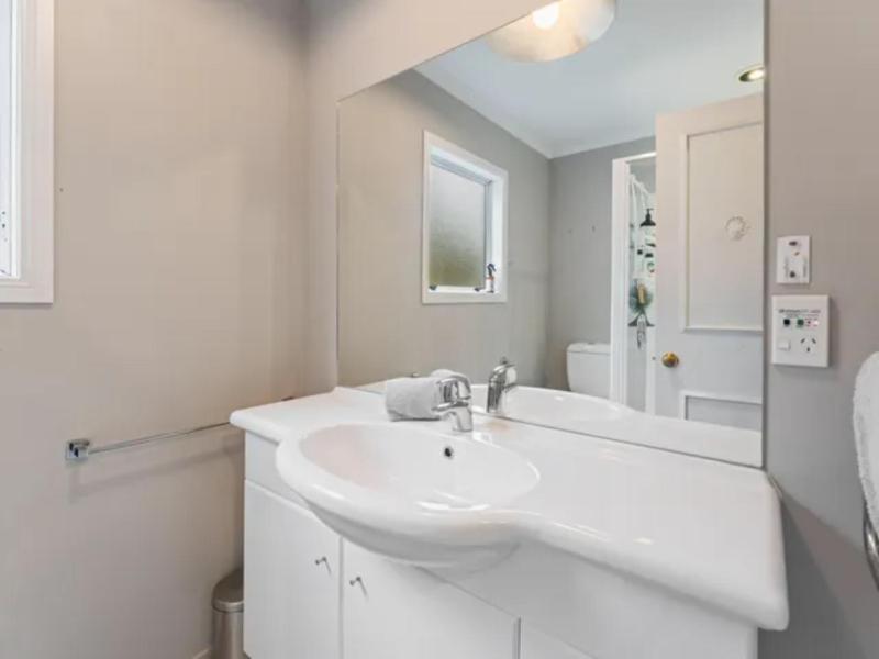 Acacia Horizons - Taupo Holiday Home - image 5
