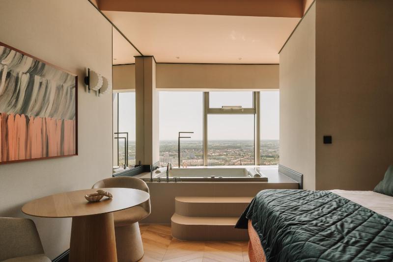 Apartamenty Sky Tower - image 4