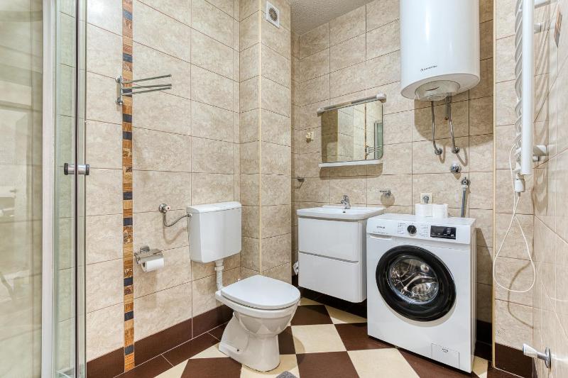 Central WoW Living - image 11
