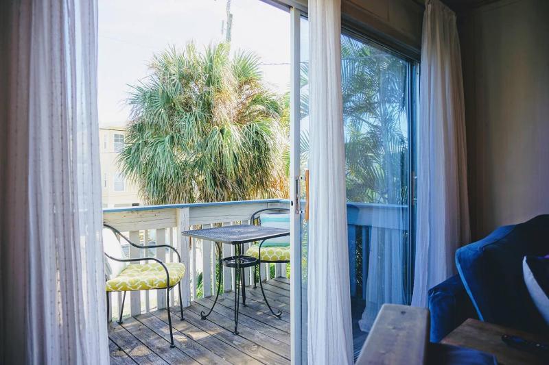 Anna Maria Island Beach Shack Pet Friendly! - image 31