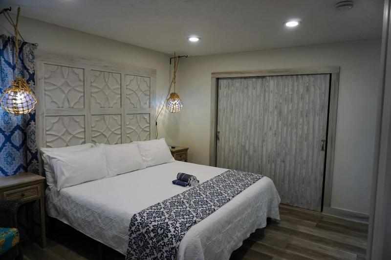 Anna Maria Island Beach Shack Pet Friendly! - image 24