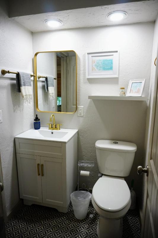 Anna Maria Island Beach Shack Pet Friendly! - image 32