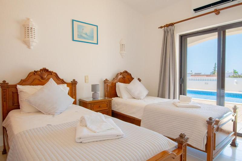 Casa Amora Great holiday Villa in Vale do Milho - image 30