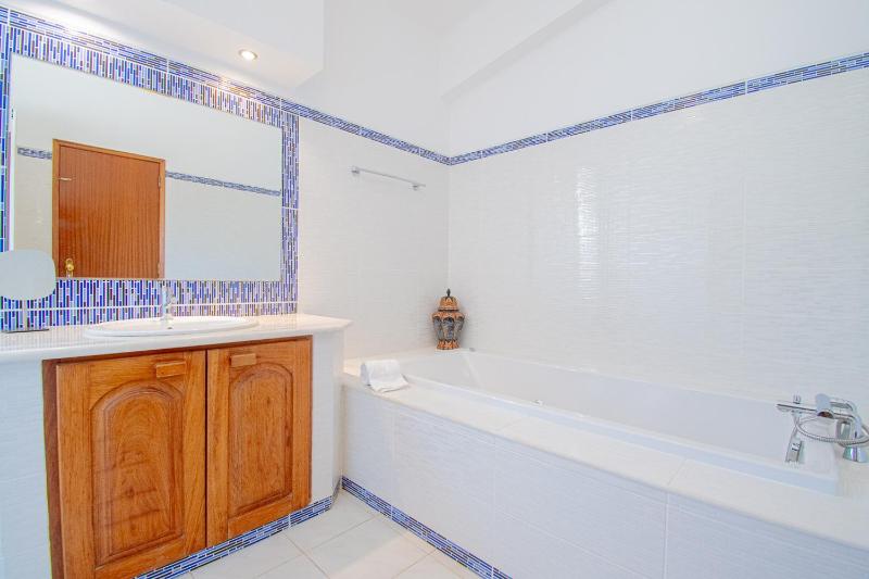 Casa Amora Great holiday Villa in Vale do Milho - image 48