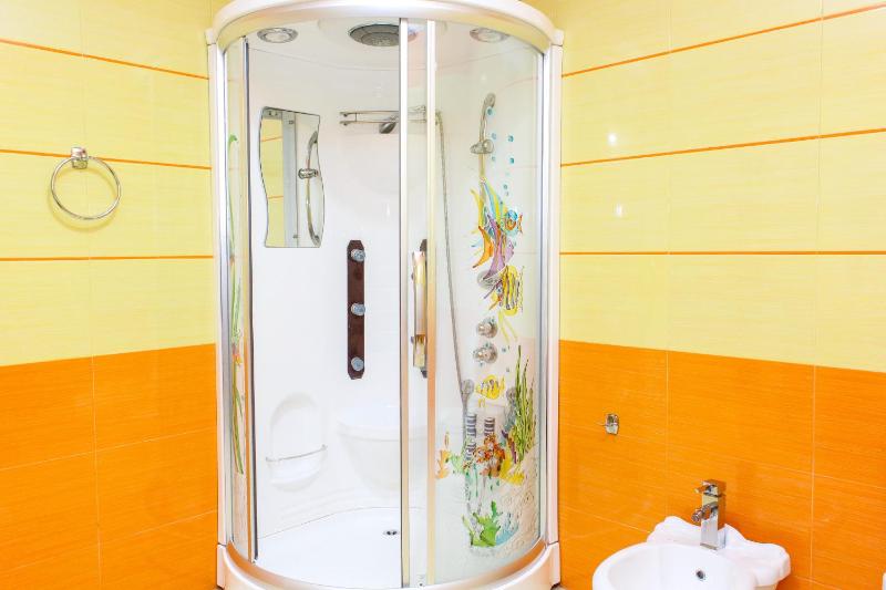 Suite with Balcony and Sea View image 3