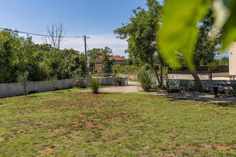 Apartments Aki - image 13