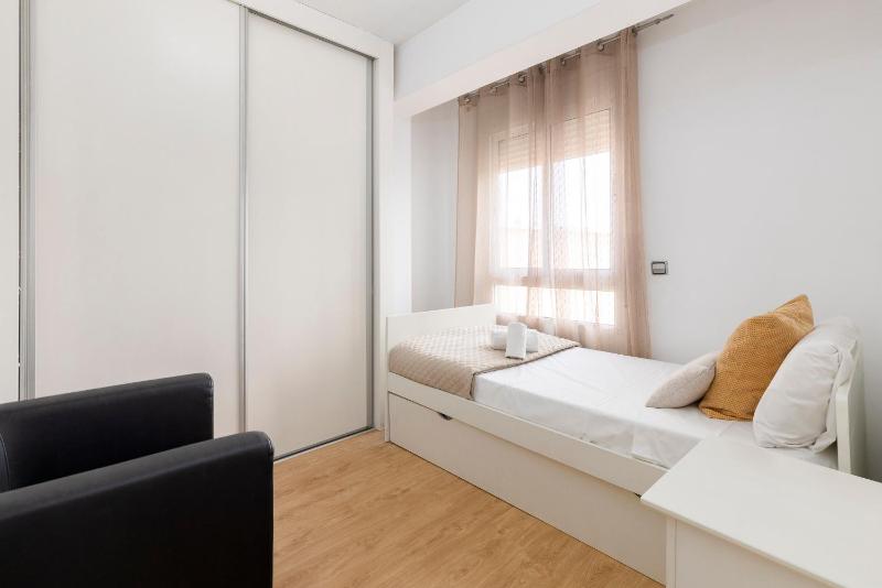 Travel Habitat - Ático Centro - image 12
