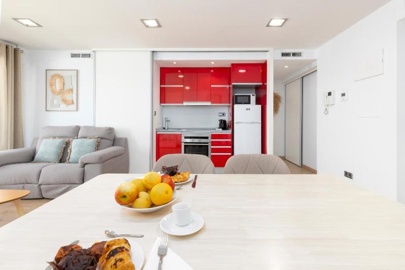 Travel Habitat - Ático Centro - image 2