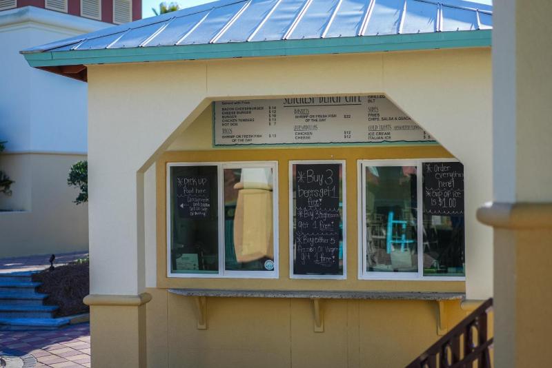 Lagoon Lounge - image 32