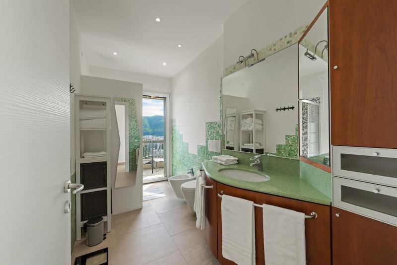 Como Hillview Apartment by Aura Luxury Collection - image 18