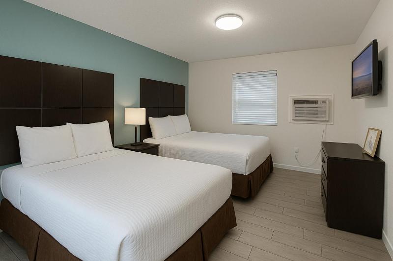 Coral Motel - Across from Public Beach Access - image 20