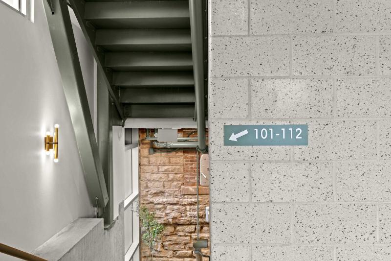 Bright and Modern Studio in Louisville # 112 - image 20