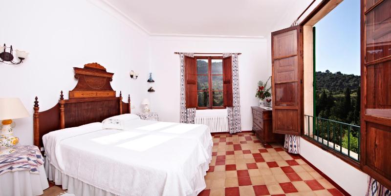 Superior Twin Room image 2
