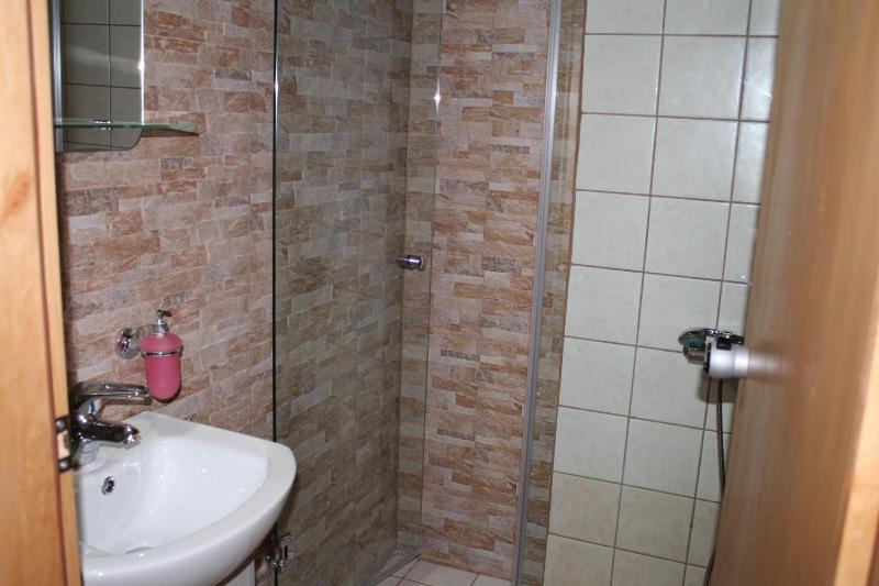 Standard Queen Room image 2