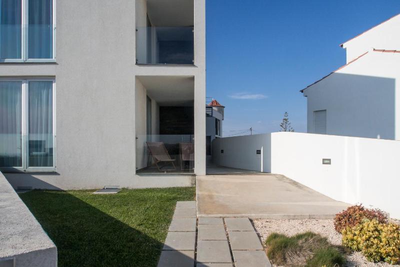 Two-Bedroom Apartment with Balcony and Partial Ocean View - Lower Floor image 3