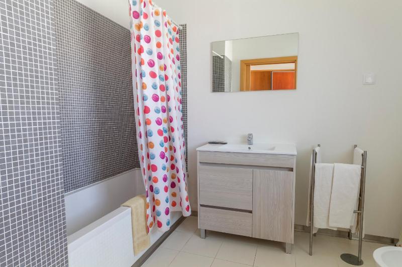 Studio Apartment with Balcony - Lower Floor image 3