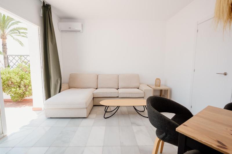 Apartamentos PUERTO MARINA DEL ESTE - image 21