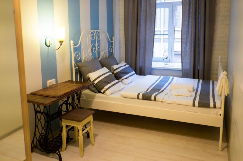 Double Room with Shared Bathroom image 2