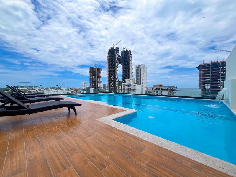 Makeva Ocean View Steps from the Beach - image 1