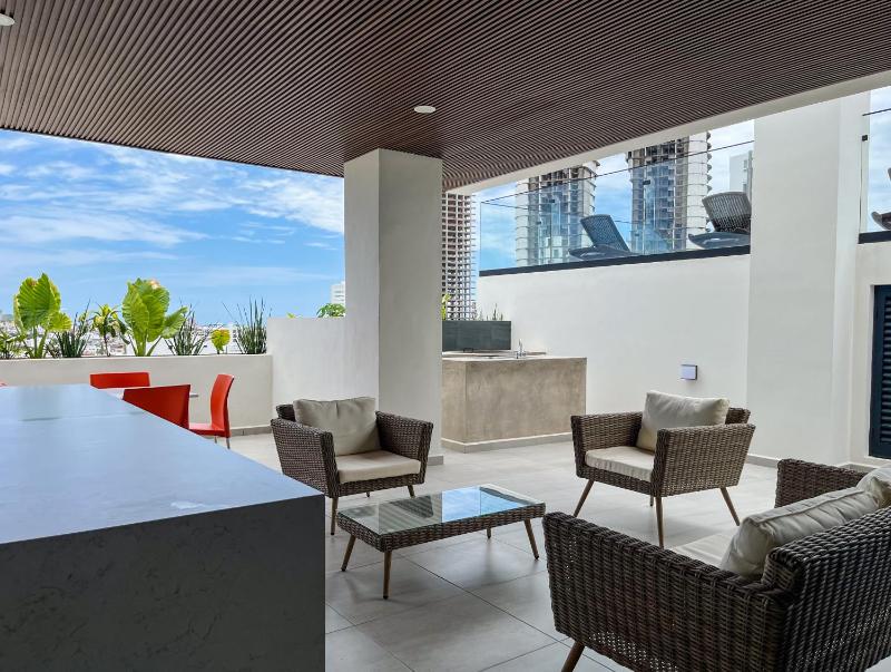 Makeva Ocean View Steps from the Beach - image 19