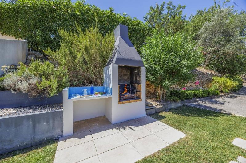 Villa Alfarrobeira by Villa Plus - image 13
