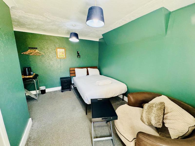 Number 19 Brighton - image 19