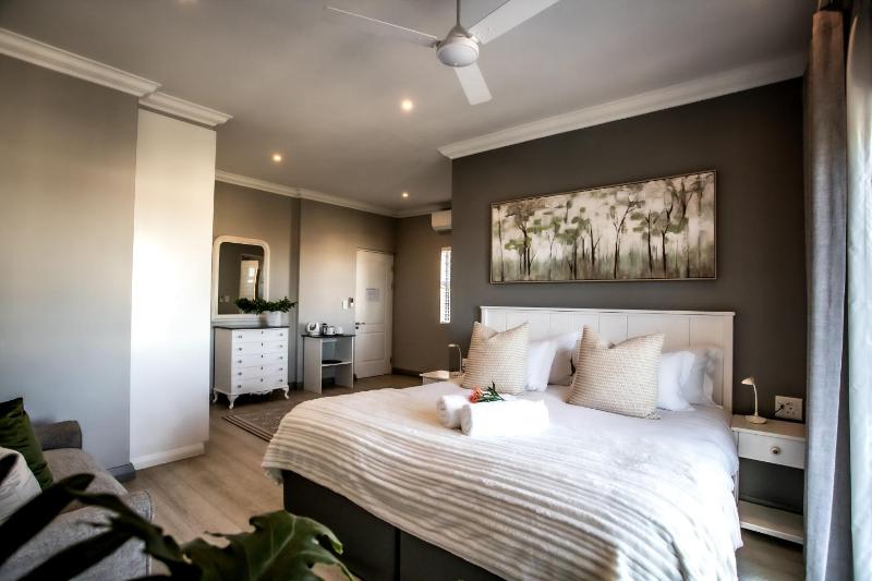 Whale Coast Ocean Villa - image 10