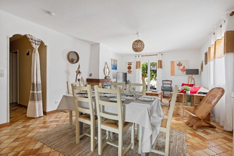 Le Mas de Sauvian - Piscine Privée - image 9