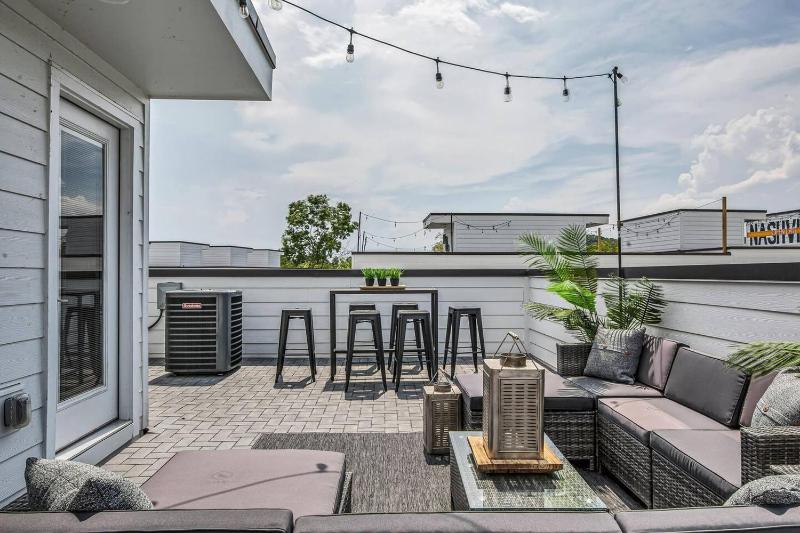 Two Luxe Nash Homes Rooftop Vibes - image 12