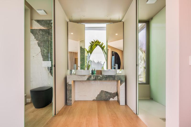 Castelo Suites Hotel - image 25