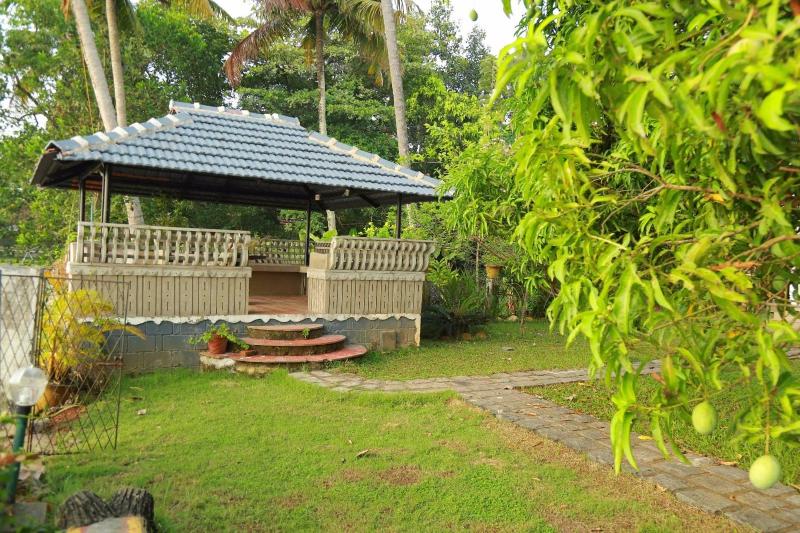 Orchid Lake View Homestay - image 32