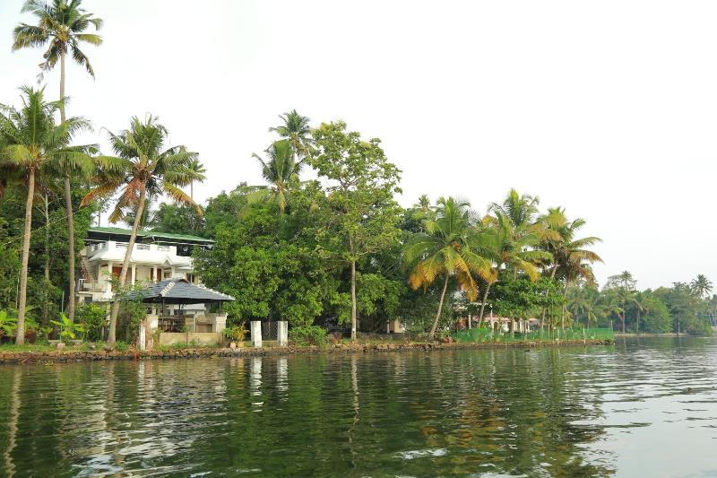 Orchid Lake View Homestay - image 14
