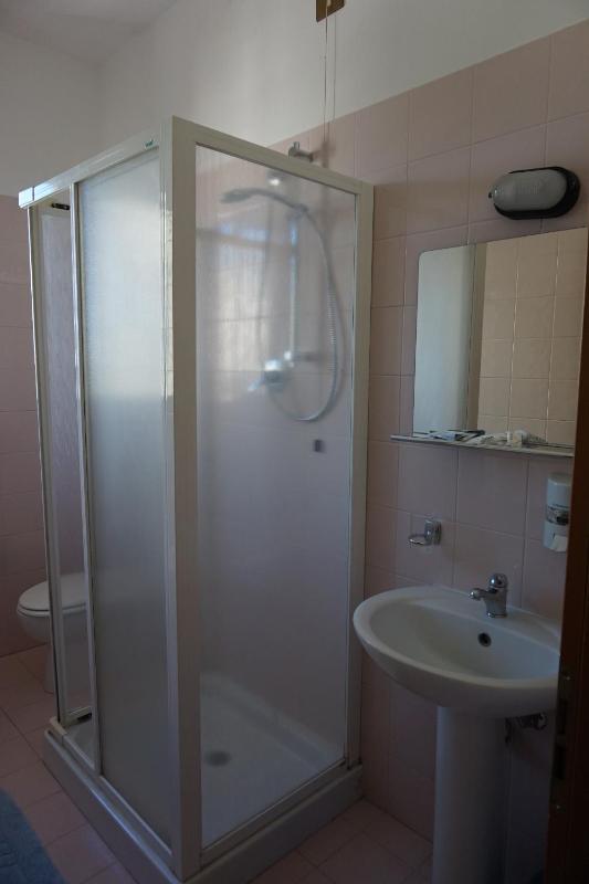 Comfort Single Room image 3
