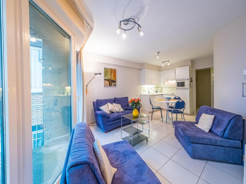 Well-maintained apartment with sea view - image 20