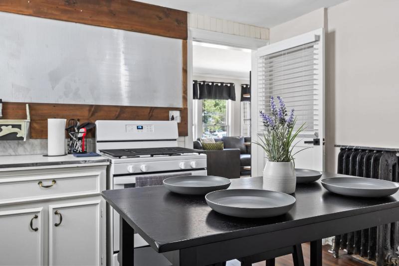 Historic Highlands Retreat Prime Location Gem - image 22