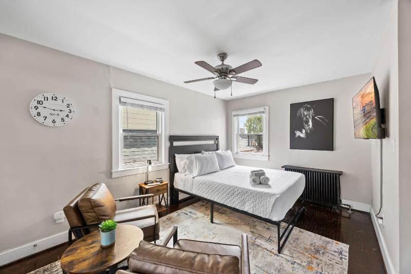 Historic Highlands Retreat Prime Location Gem - image 6