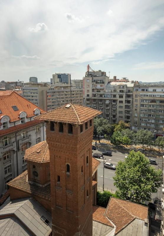Quirky Top-Floor 1BR Nest in the Historic Center - image 12