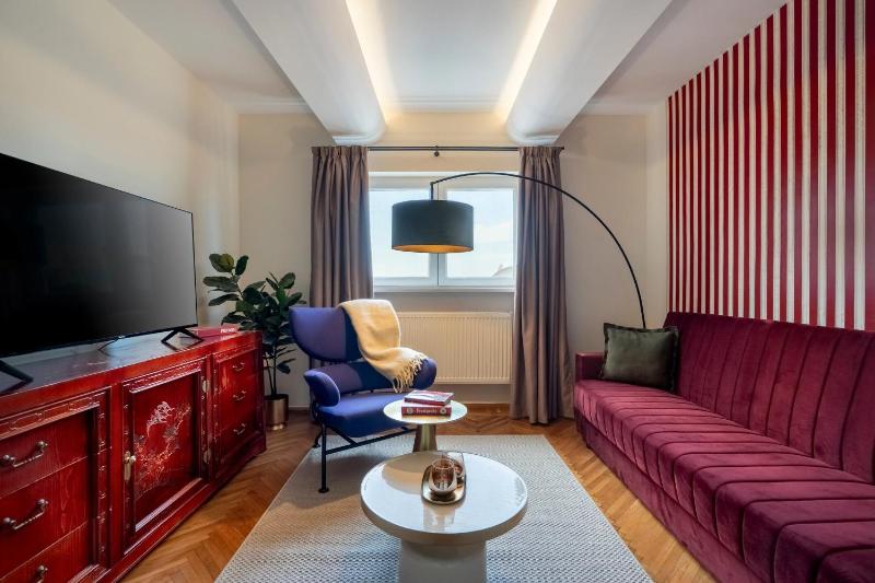 Quirky Top-Floor 1BR Nest in the Historic Center - image 14