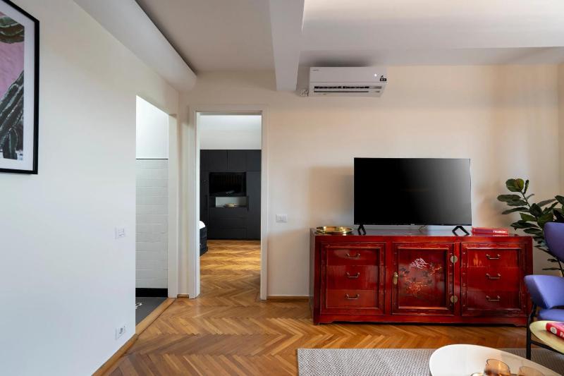 Quirky Top-Floor 1BR Nest in the Historic Center - image 13
