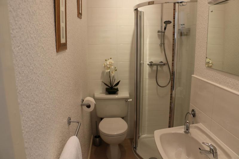 Superior Super King or Twin Room with Countryside and Mountain Views image 2